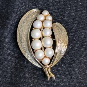Vintage Lisner Brushed Gold Tone Faux Pearl Floral Spray Brooch